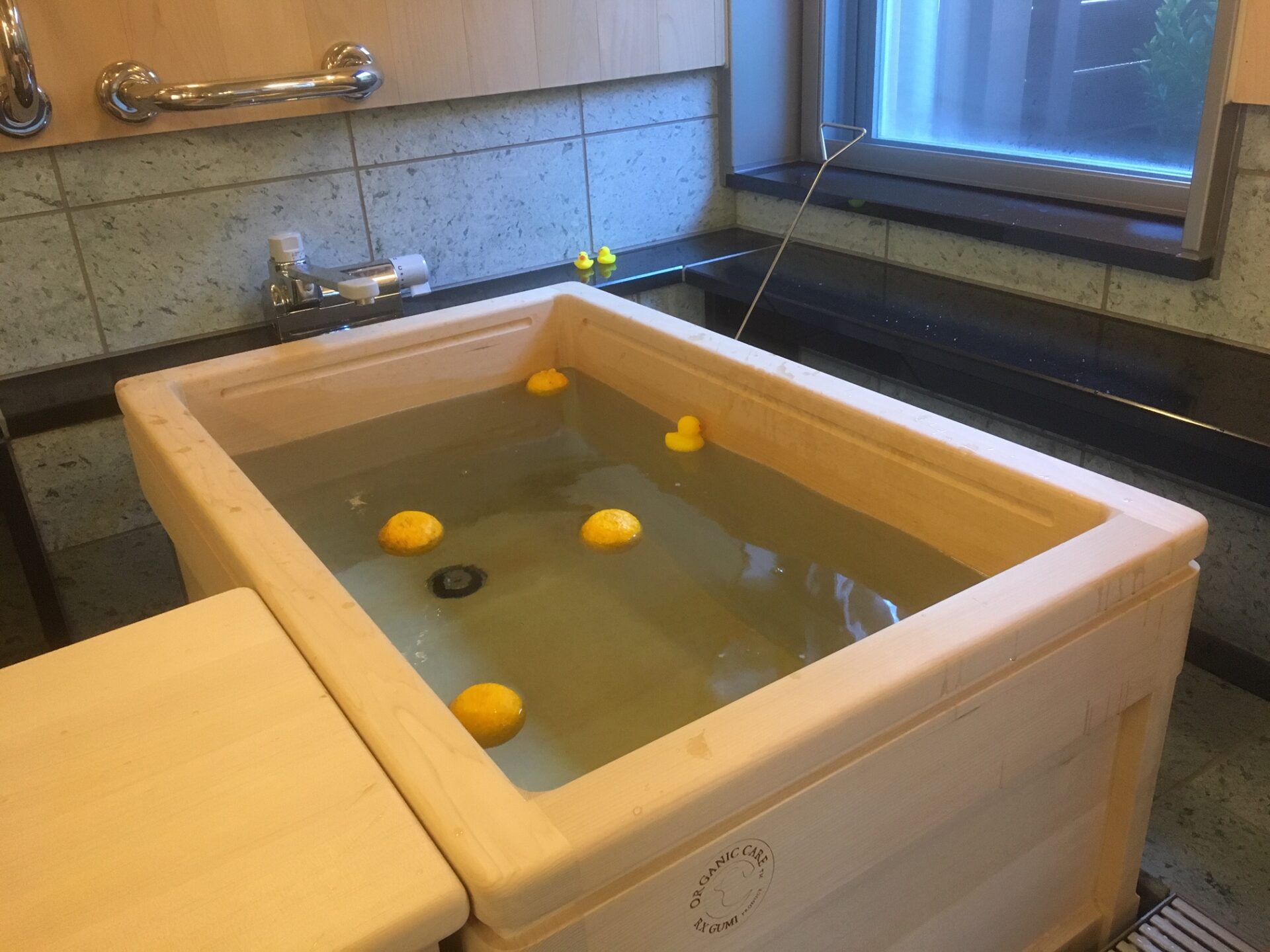 トマト 介護浴槽「湯った〜りII」 すみれ 和室用低床タイプ TNN-AL - 1